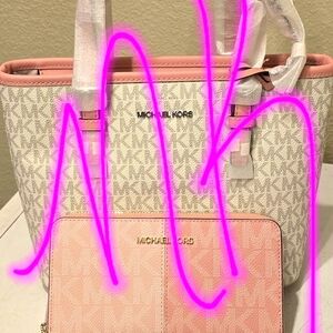 AUTHENTIC MICHAEL KORS TOTE AND MATCHING WALLET